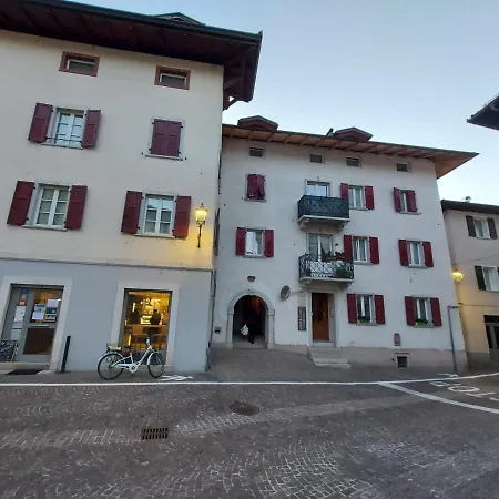 Appartamento Al Borgo Cles Exterior photo