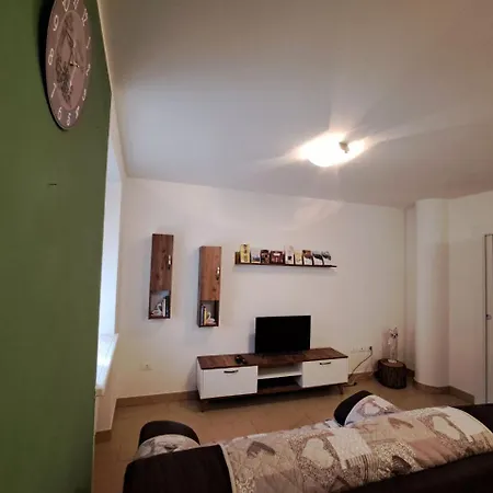 Appartamento Al Borgo Cles Exterior photo